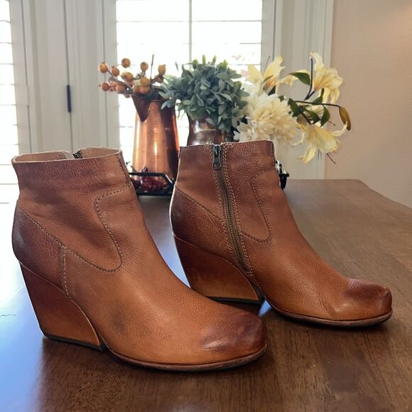Kork-Ease Michelle Wedge Booties 9.5 Brown Cognac Leather Zip Ankle Boots Soft - Picture 12 of 12